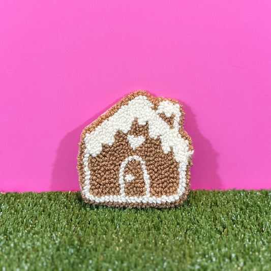 Winter Things Gingerbread House Mug Rug